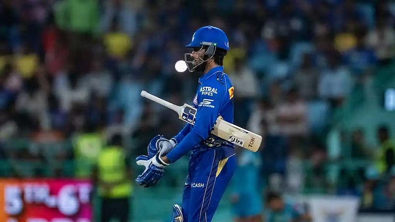আউট না হলেও কেন তুলে নেওয়া হলো তিলাক ভার্মাকে