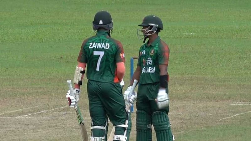ফাহাদের রেকর্ড ৬ উইকেট, জাওয়াদের বিধ্বংসী ১৩০*