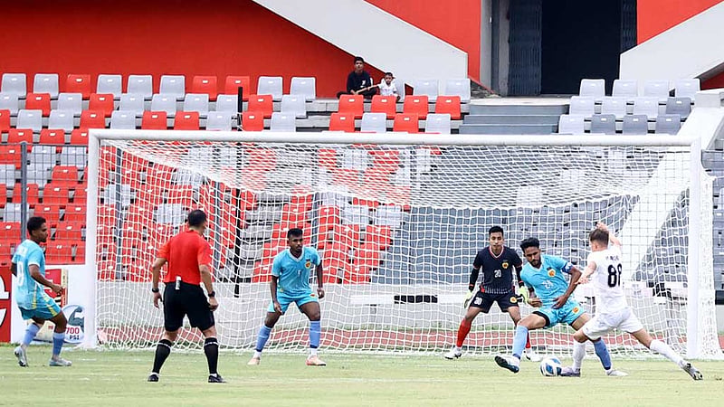 মুরাসের বিপক্ষে হেরে বিদায় আবাহনীর