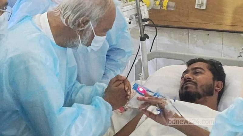 নুরকে দেখতে হাসপাতালে বিএনপি নেতারা