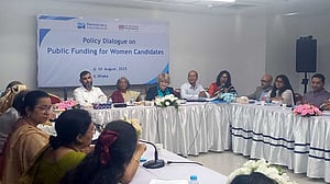 নারীদের ভোটার হওয়ার অনীহা কাটাতে সহায়তা চায় ইসি