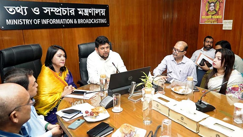 উপদেষ্টা মাহফুজের দেরি, অনুষ্ঠানস্থল ছাড়লেন সাংবাদিকরা