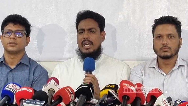 নতুন সংবিধানের বিকল্প নেই: আখতার