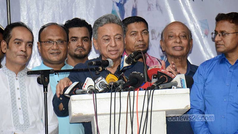 দলের সাংবাদিক না হয়ে দেশের সাংবাদিক হোন: আমীর খসরু