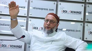 দিল্লি যদি বাংলাদেশিদের ফেরত পাঠাতে চায়, তাহলে হাসিনাকে নয় কেন: ভারতীয় এমপি