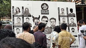 ডাকসু নির্বাচন: ঐক্যবদ্ধ শিক্ষার্থী জোটের ব্যানার ছেঁড়ার অভিযোগ