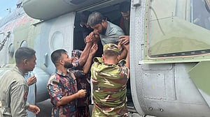 রামুতে আহত হাতির আক্রমণ, ৩ জনকে নেওয়া হলো ঢাকায়