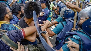 স্বরাষ্ট্র উপদেষ্টার ক্ষমা দাবি, শাহবাগে অবস্থানের ঘোষণা প্রকৌশল শিক্ষার্থীদের
