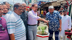 দোকানের পণ্য রাস্তায়-ফুটপাতে নয়: চট্টগ্রামের মেয়র শাহাদাত