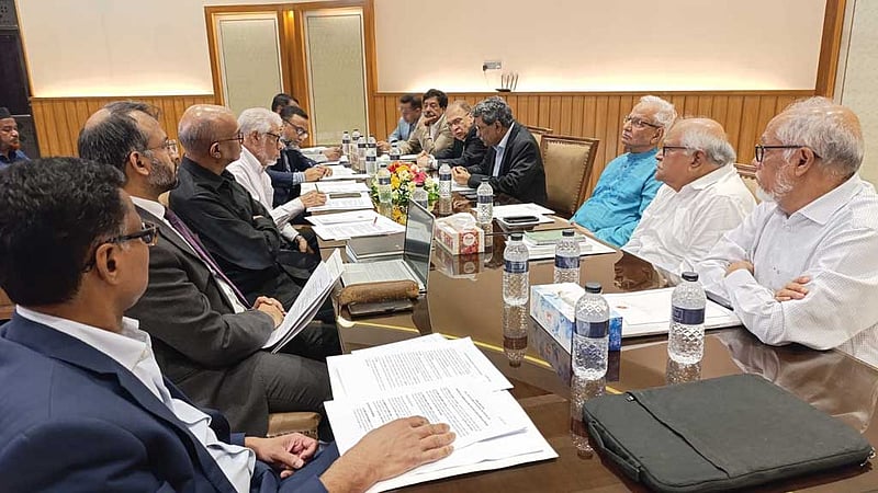 সংস্কার: বাস্তবায়নের পথ খুঁজতে বিশেষজ্ঞদের সঙ্গে বৈঠকে ঐকমত্য কমিশন