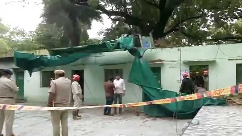 ভারতে মুঘল সম্রাট হুমায়ুনের সমাধিক্ষেত্রের গম্বুজ ভেঙে মৃত ৫