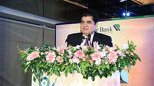 প্রিমিয়ার ব্যাংক থেকে ফের ২৮৭ কোটি টাকা তোলার চেষ্টা ইকবালের, আটকে দিল বিএফআইইউ