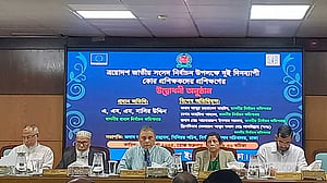 কর্মকর্তারা কোথায় যান, তথ্য পাচার করেন, জানি: হুঁশিয়ারি ইসি আনোয়ারুলের