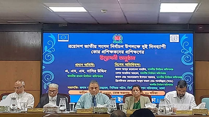 কর্মকর্তারা কোথায় যান, তথ্য পাচার করেন, জানি: হুঁশিয়ারি ইসি আনোয়ারুলের