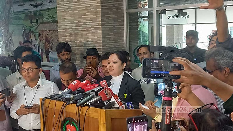 এবার হাসনাতের ‘ছাত্রলীগ সংযোগ’ নিয়ে রুমিনের পোস্ট, বললেন 'ফকিন্নির বাচ্চা'