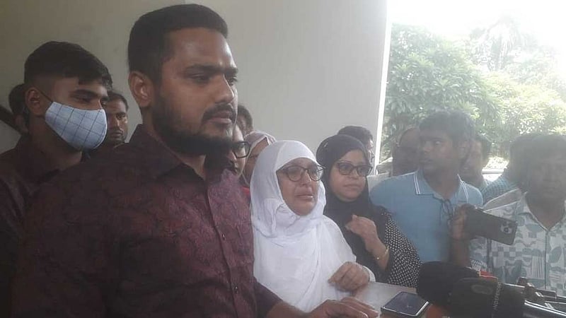 পল্লবী থানায় জনি হত্যা: ‘এখনও’ হুমকি পাওয়ার অভিযোগ পরিবারের