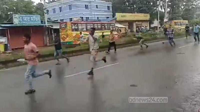 ফেনীতে বিএনপির একপক্ষের শোভাযাত্রায় প্রতিপক্ষের হামলা, আহত ১৫