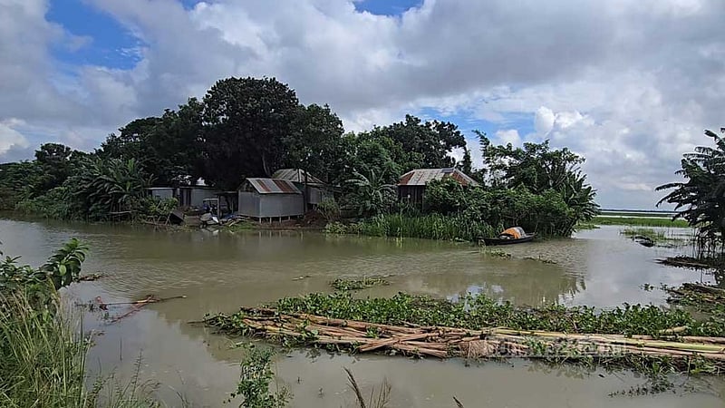 ফরিদপুরে আড়িয়াল খাঁর পানি বিপৎসীমার ওপরে