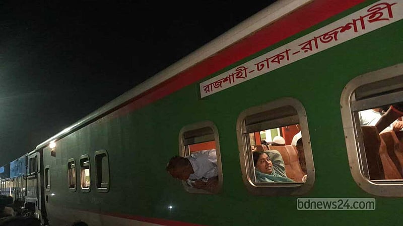 ‘পদ্মা এক্সপ্রেস’ লাইনচ্যুত, দেড় ঘণ্টা পর উত্তরাঞ্চলের সঙ্গে রেল চলাচল শুরু