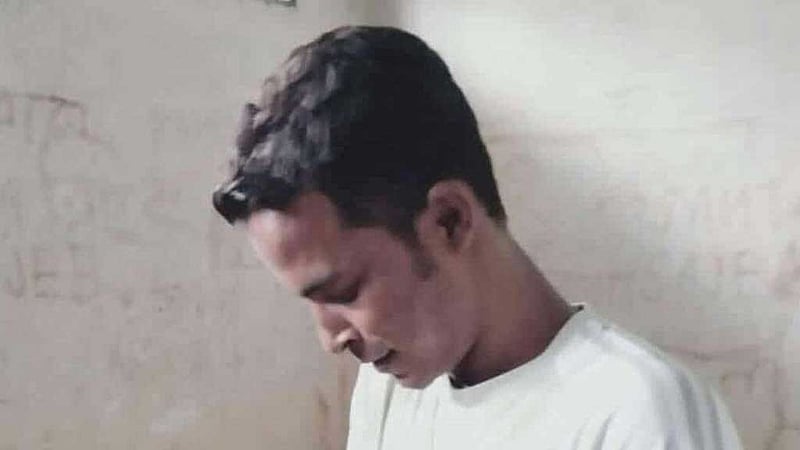 আদালতের হাজতে সন্তান কোলে ছাত্রলীগ নেতা, ২ পুলিশ সদস্য প্রত্যাহার