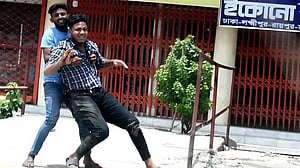 গুলিবিদ্ধ ভাইয়ের মৃত্যুর ভিডিও দেখে ট্রাইব্যুনালে কাঁদলেন বড় ভাই