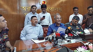 ভোটের মাঠে থাকবে পুলিশ, বিজিবি, আনসারের নতুন সদস্যরা: স্বরাষ্ট্র উপদেষ্টা