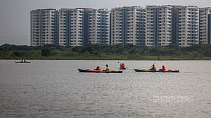 দিয়াবাড়িতে জনপ্রিয়তা বাড়ছে কায়াকিংয়ের