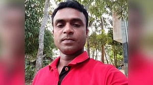 খুলনায় নিজ বাড়িতে যুবককে কুপিয়ে-গলা কেটে হত্যা, আটক ২