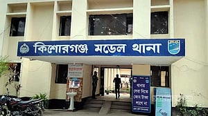 কিশোরগঞ্জে আওয়ামী লীগ নেতার লাশ দেখতে এসে শ্রমিক লীগ নেতা গ্রেপ্তার