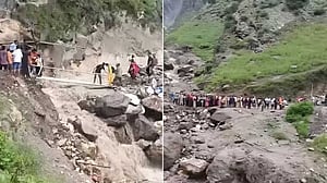 মেঘভাঙা বৃষ্টিতে হড়কা বান, জম্মু-কাশ্মীরে নিহত অন্তত ৩২