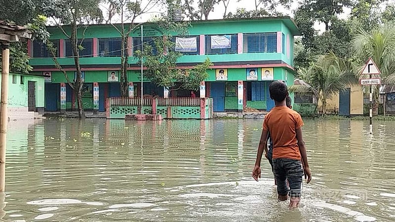 তিস্তার পানি বিপৎসীমার উপরে, ৫ উপজেলার বহু মানুষ পানিবন্দি