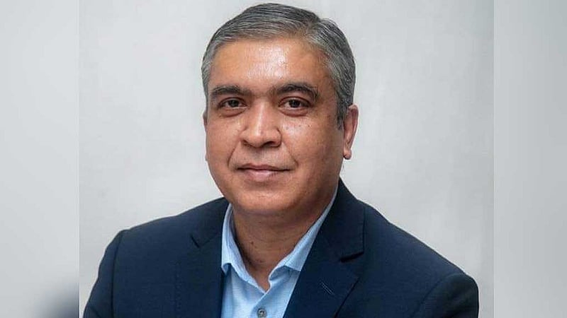 ইনডিপেনডেন্ট টিভির প্রধান সম্পাদক মোমেনের দেশত্যাগে নিষেধাজ্ঞা