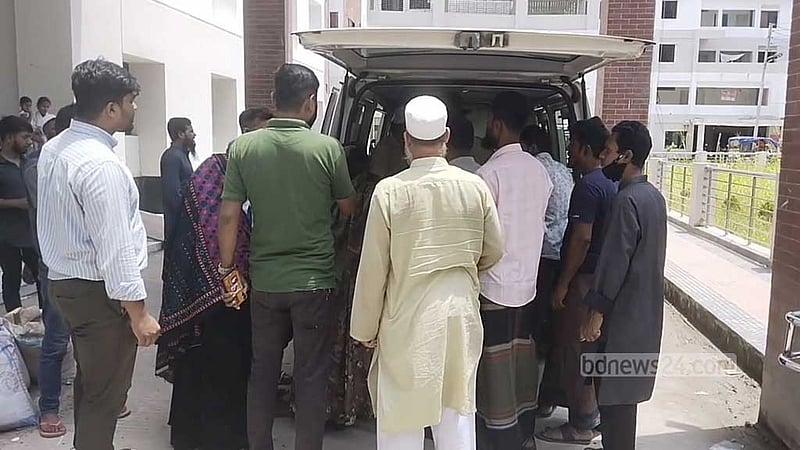 মাদারীপুরে দুই ব্যবসায়ীকে কুপিয়ে জখম