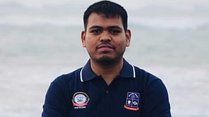 অন্য প্যানেলে ডাকসুর মনোনয়ন ফরম, এনসিপির মাহিন বহিষ্কার
