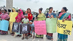হতাহত শিক্ষার্থীদের ক্ষতিপূরণসহ ৯ দাবি মাইলস্টোনের অভিভাবকদের