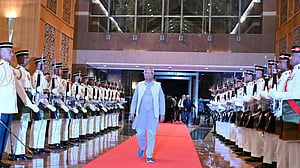 কুয়ালা লামপুরে পৌঁছেছেন প্রধান উপদেষ্টা