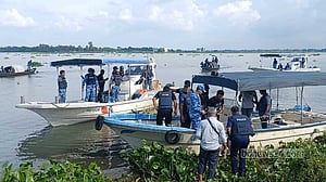 মেঘনায় ‘ডাকাতদের’ সঙ্গে গোলাগুলির পরদিন যৌথবাহিনীর অভিযান
