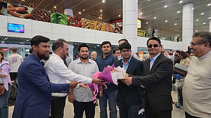 মালয়েশিয়ায় পৌঁছেছেন নাহিদ