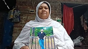 নওগাঁয় আনন্দ মিছিলে থাকা মা জেনেছিলেন ঢাকায় ছেলে শহীদ হয়েছে