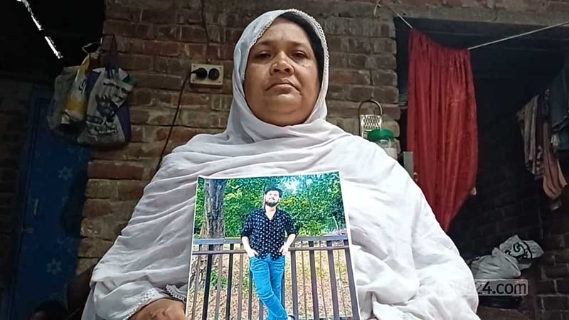নওগাঁয় আনন্দ মিছিলে থাকা মা জেনেছিলেন ঢাকায় ছেলে শহীদ হয়েছে