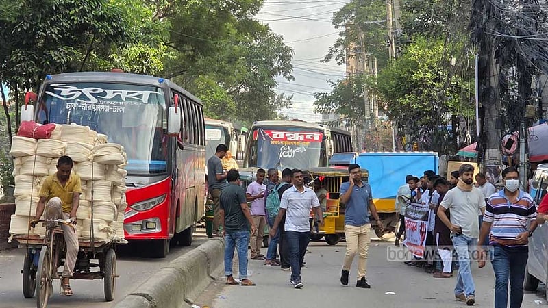 ঢাকা-নারায়ণগঞ্জ পথে বাড়ল বাসভাড়া, ক্ষোভ