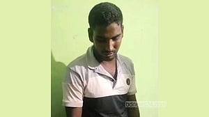 পঞ্চগড়ের ব্যাংকে লুকিয়ে থেকে ‘চুরির’ চেষ্টা, সরঞ্জামসহ যুবক আটক