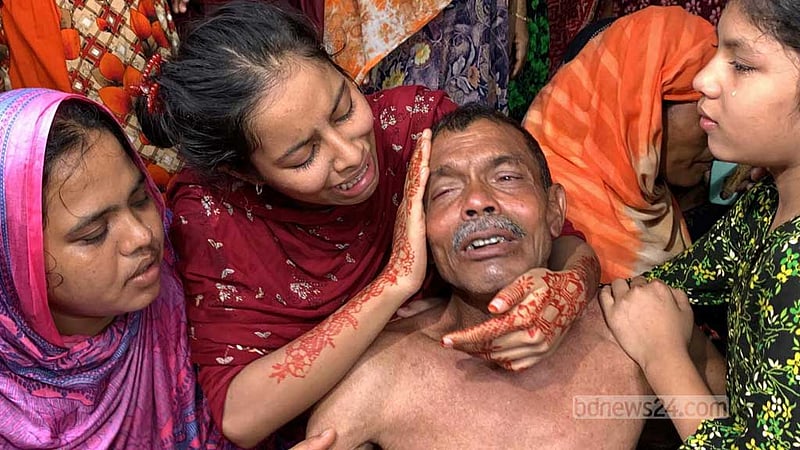 রাজশাহীতে ৪ মৃত্যু: ‘আমরা মরে গেলাম ঋণের বোঝা আর খাওয়ার অভাবে’