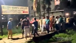 রাজশাহীতে বরখাস্ত এসআইকে পিটুনি দিয়ে পুলিশে হস্তান্তর