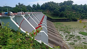 কাপ্তাই হ্রদের পানি নিয়ন্ত্রণে, বন্ধ হল বাঁধের ১৬ জলকপাট
