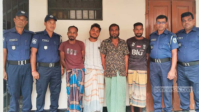 রংপুরে জামাই-শ্বশুরকে পিটিয়ে হত্যার ঘটনায় গ্রেপ্তার ৪