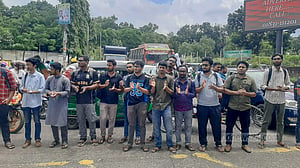 আগারগাঁওয়ে শেরে বাংলা শিক্ষার্থীদের ‘ব্লকেড’