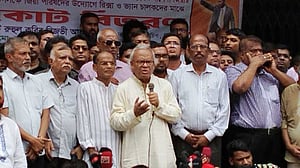 অবৈধ অস্ত্র উদ্ধার না হলে বিপদ: রিজভী