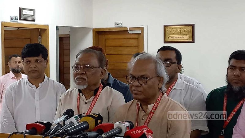 ‘দোসররা’ কি ষড়যন্ত্র করছে? ইসির কাছে জেনেছেন রিজভী