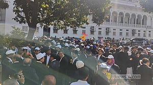 সুপ্রিম কোর্ট বার নির্বাচন: ২০২৩ সালের ঘটনায় আনিসুলসহ ৭৪ জনের নামে মামলা